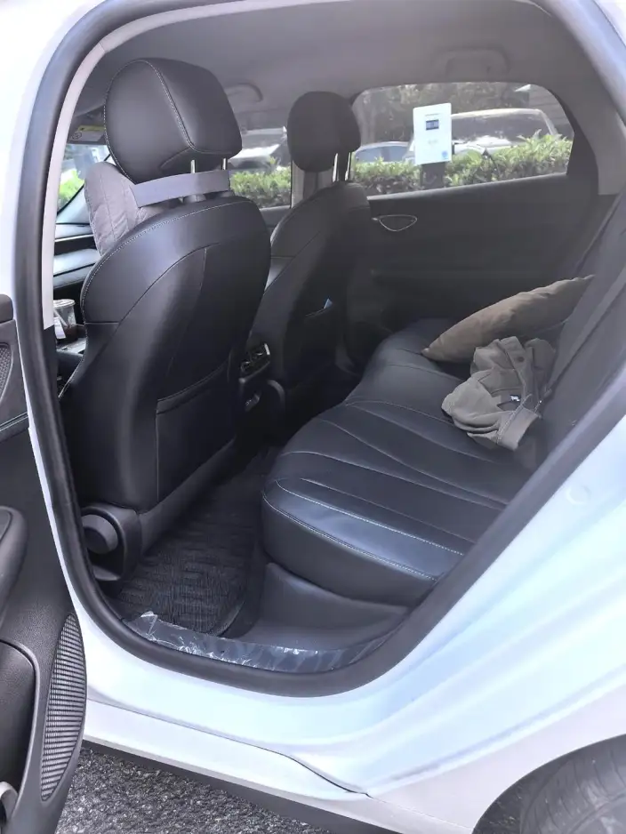 BYD Seal 05DM 2026 Model DM-i 128KM Luxury Model – фото 9