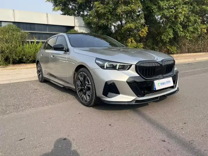BMW 5 Series 2024 Model 530Li Exclusive Model M Sports Set – фото 3