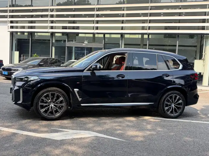 BMW X5 2023 Model xDrive30Li M Sports Set – фото 3