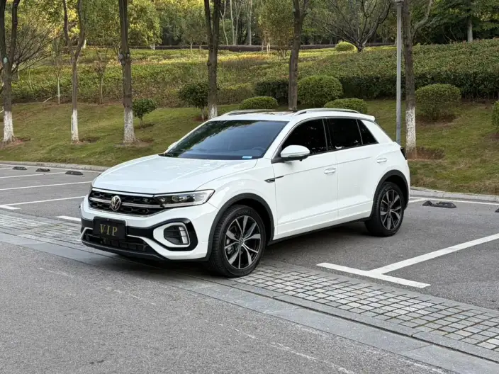 Volkswagen T-Roc 2024 Model 300TSI DSG Starlight Edition – фото 1