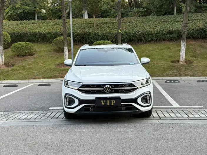 Volkswagen T-Roc 2024 Model 300TSI DSG Starlight Edition – фото 2