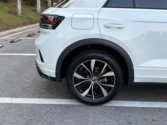 Volkswagen T-Roc 2024 Model 300TSI DSG Starlight Edition – фото 9