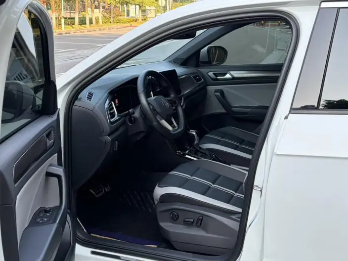 Volkswagen T-Roc 2024 Model 300TSI DSG Starlight Edition – фото 10