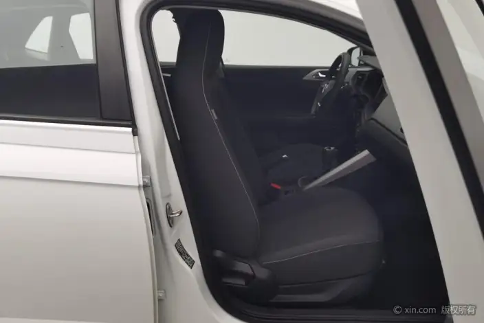 Polo 2023 Model Facelift Plus 1.5L Automatic Indulge in Music Letterpress – фото 10
