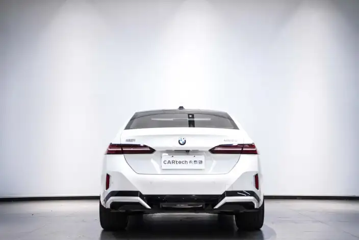 BMW 5 Series 2025 Model 530Li Exclusive Model M Sports Set – фото 4
