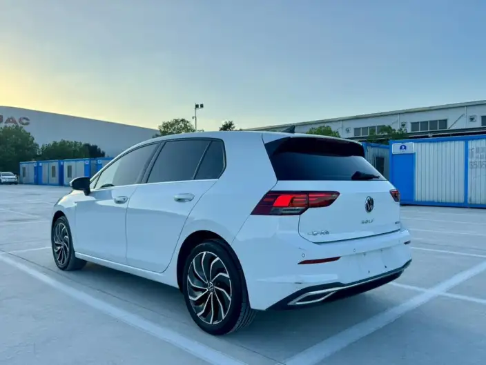 Volkswagen Golf 2021 Model 280TSI DSG 30th Anniversary Memorial Edition – фото 4