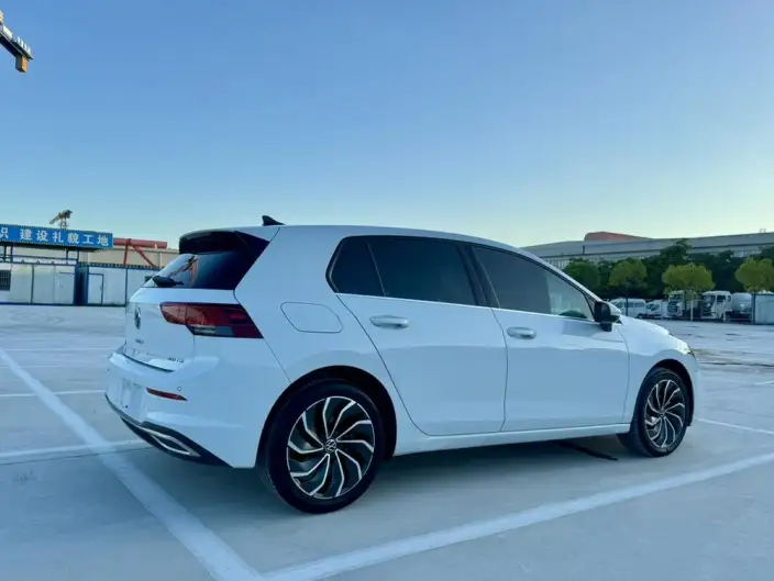Volkswagen Golf 2021 Model 280TSI DSG 30th Anniversary Memorial Edition – фото 6