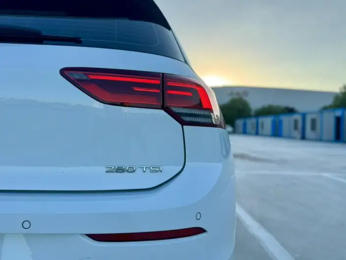 Volkswagen Golf 2021 Model 280TSI DSG 30th Anniversary Memorial Edition – фото 9