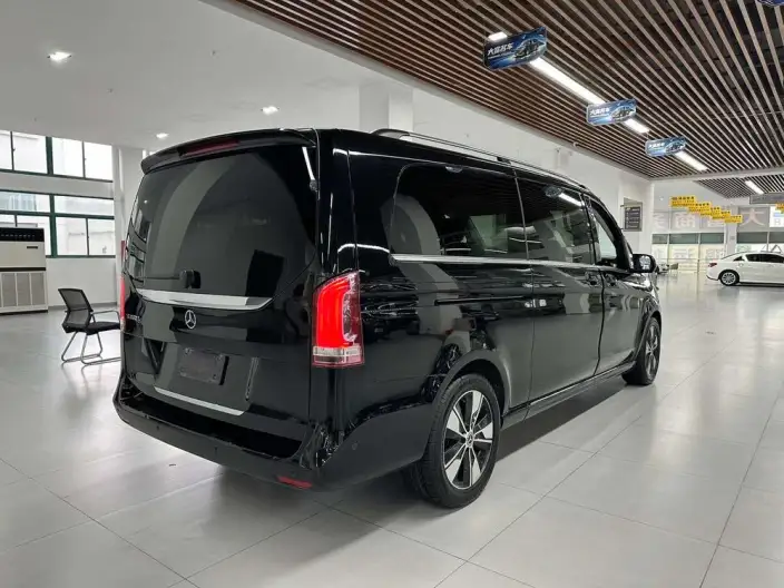 Mercedes-Benz V-Class 2022 Model V 260 L Long wheelbase Premium Edition – фото 3