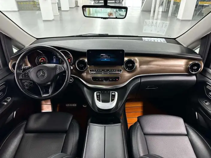 Mercedes-Benz V-Class 2022 Model V 260 L Long wheelbase Premium Edition – фото 5