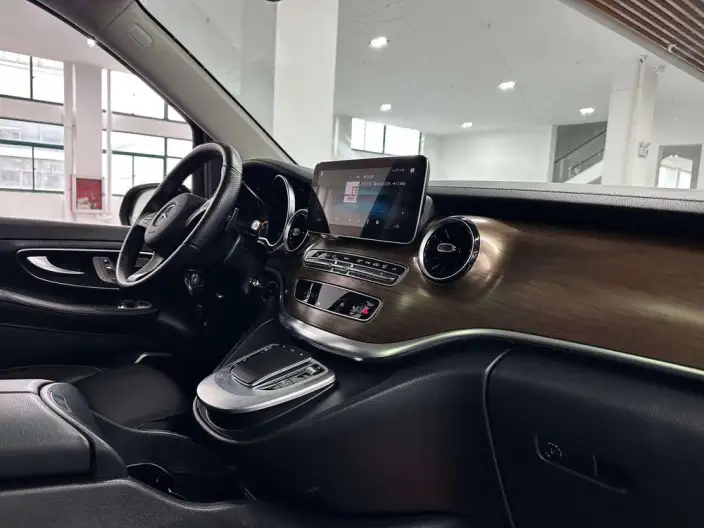 Mercedes-Benz V-Class 2022 Model V 260 L Long wheelbase Premium Edition – фото 6