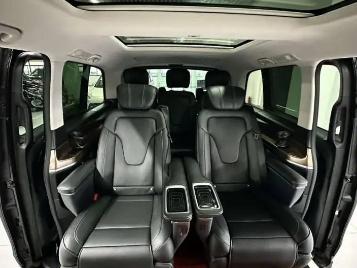 Mercedes-Benz V-Class 2022 Model V 260 L Long wheelbase Premium Edition – фото 10