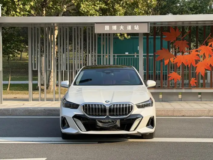 BMW 5 Series 2025 Model Facelift 525Li M Sports Set – фото 2
