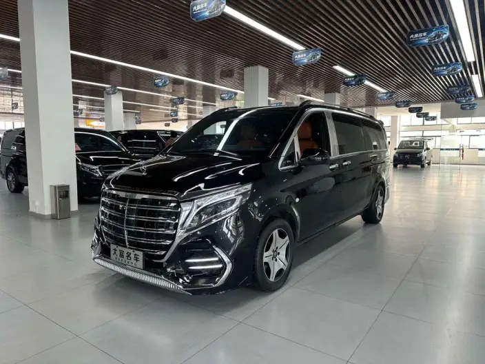 Viano 2023 Model 2.0T Business Edition 7 seat – фото 1
