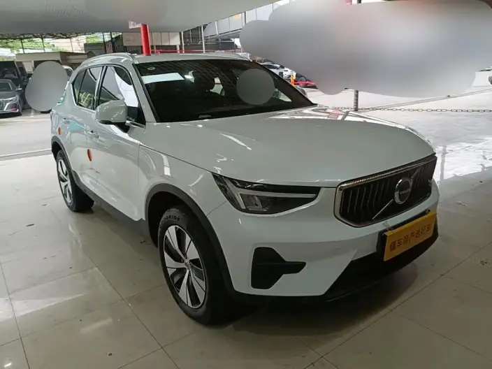 Volvo XC40 2024 Model B3 Smart Range Deluxe Edition – фото 2