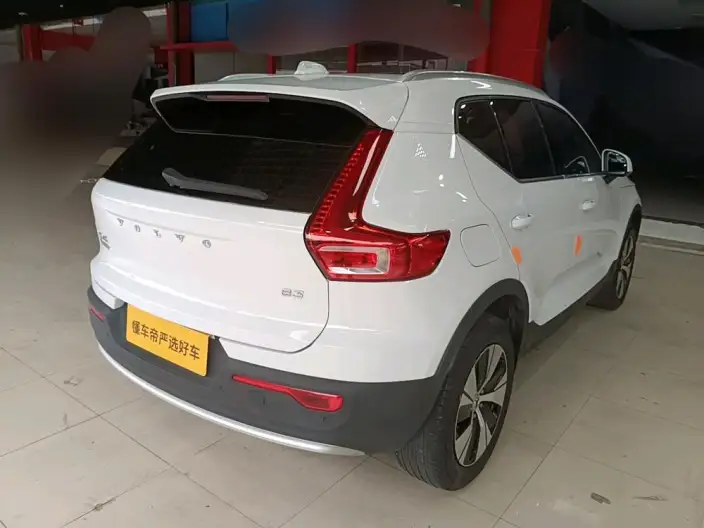 Volvo XC40 2024 Model B3 Smart Range Deluxe Edition – фото 4