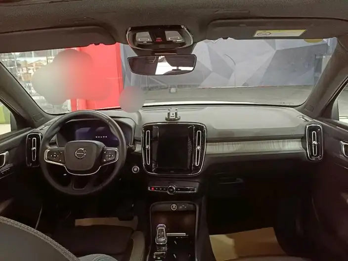 Volvo XC40 2024 Model B3 Smart Range Deluxe Edition – фото 5