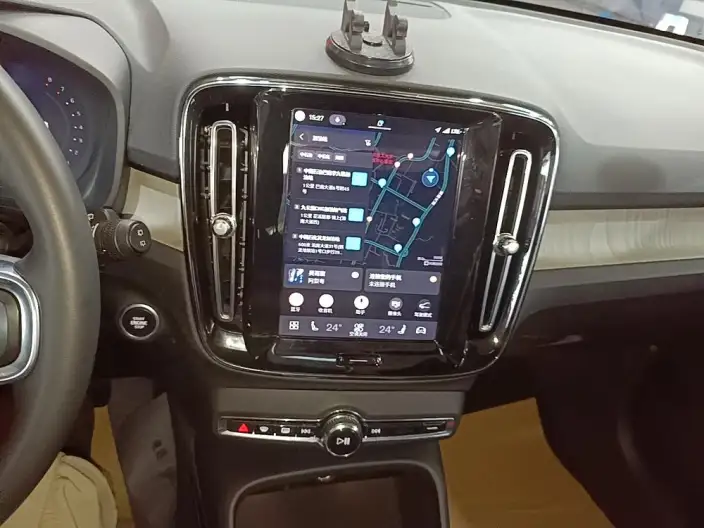 Volvo XC40 2024 Model B3 Smart Range Deluxe Edition – фото 6