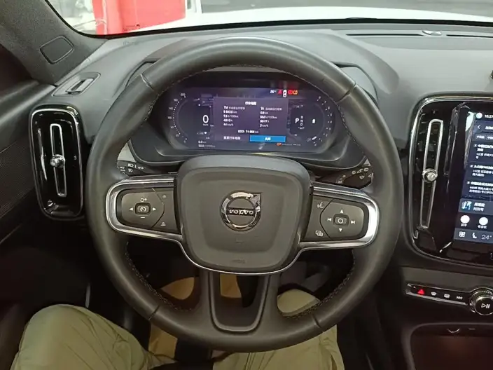 Volvo XC40 2024 Model B3 Smart Range Deluxe Edition – фото 8