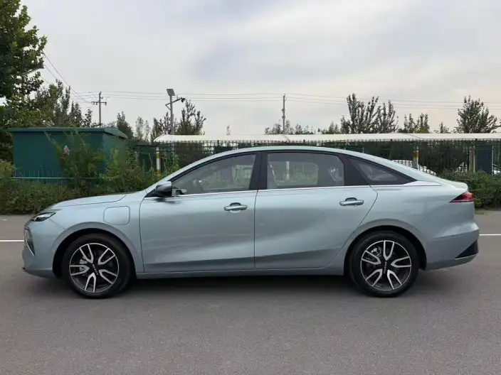 Roewe D6 2025 Model 520km Smart Edition