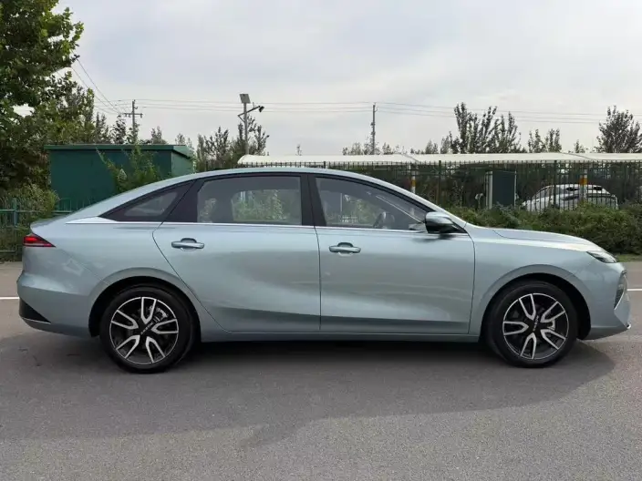 Roewe D6 2025 Model 520km Smart Edition – фото 8