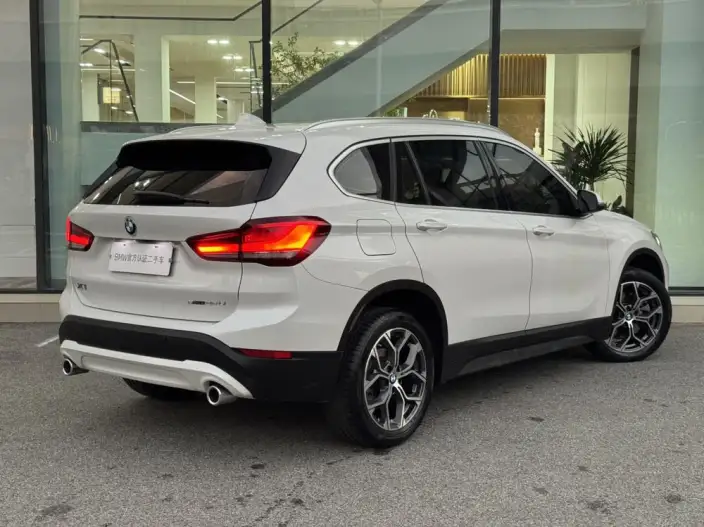 BMW X1 2022 Model sDrive25Li Leading Model – фото 6
