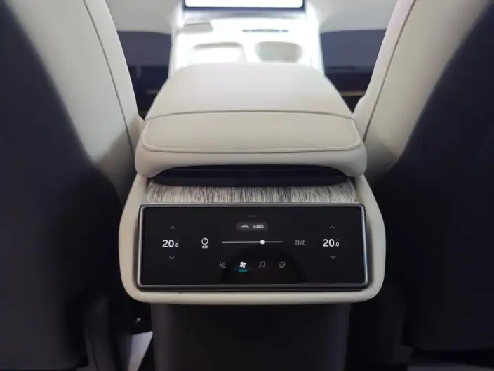 NIO ET7 2023 Model 75kWh – фото 9