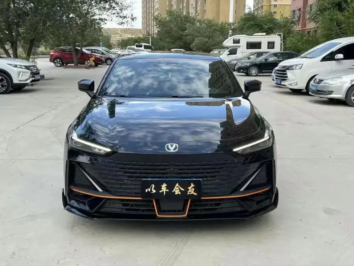 Changan UNI-V 2023 Model 1.5T Sports Edition – фото 2