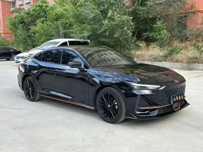 Changan UNI-V 2023 Model 1.5T Sports Edition – фото 3