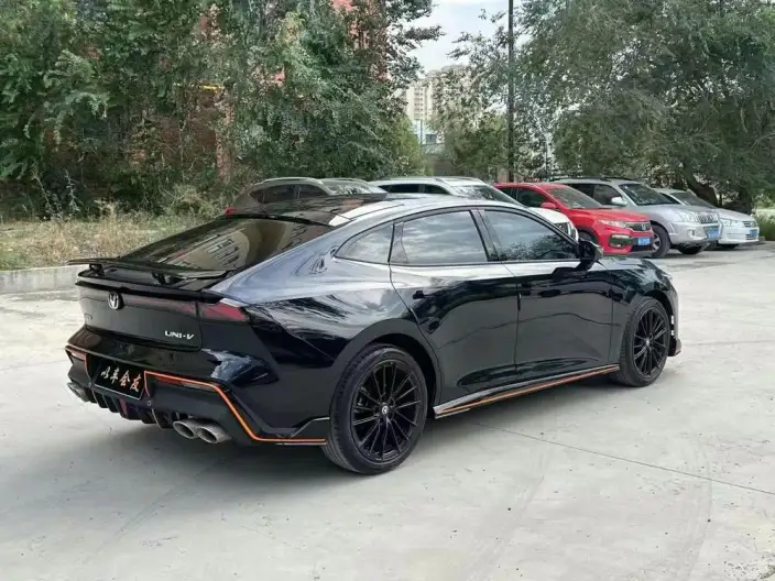 Changan UNI-V 2023 Model 1.5T Sports Edition – фото 6