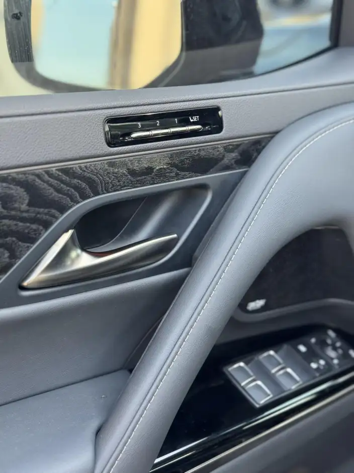Lexus LX 2023 Model 3.5T Automatic 4WD 7 seat Parallel Imported – фото 9