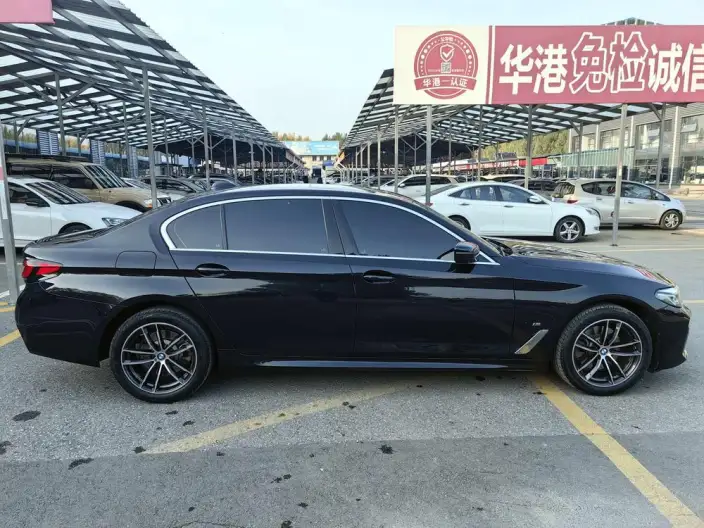BMW 5 Series 2022 Model Facelift II 525Li M Sports Set – фото 7
