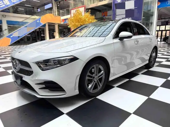 Mercedes-Benz A-class 2022 Model A 180 L Sports sedan – фото 1