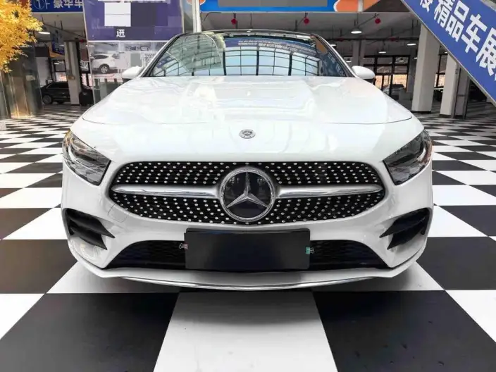 Mercedes-Benz A-class 2022 Model A 180 L Sports sedan – фото 2
