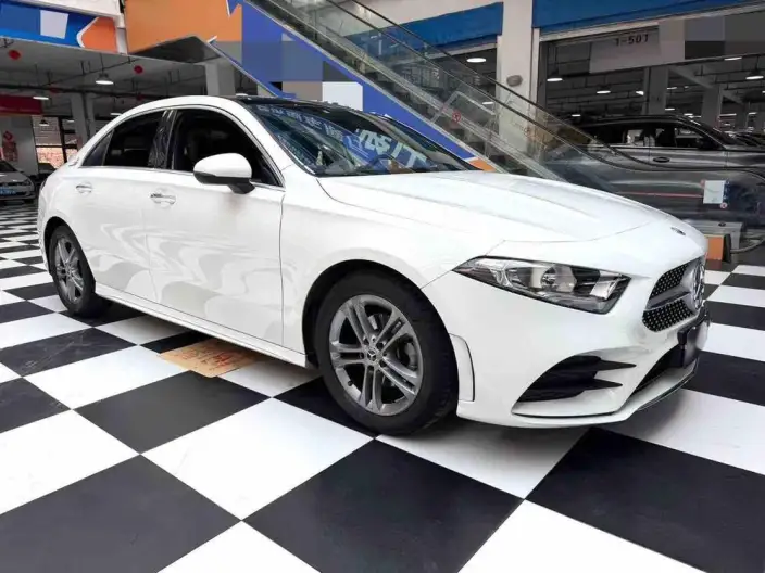 Mercedes-Benz A-class 2022 Model A 180 L Sports sedan – фото 3