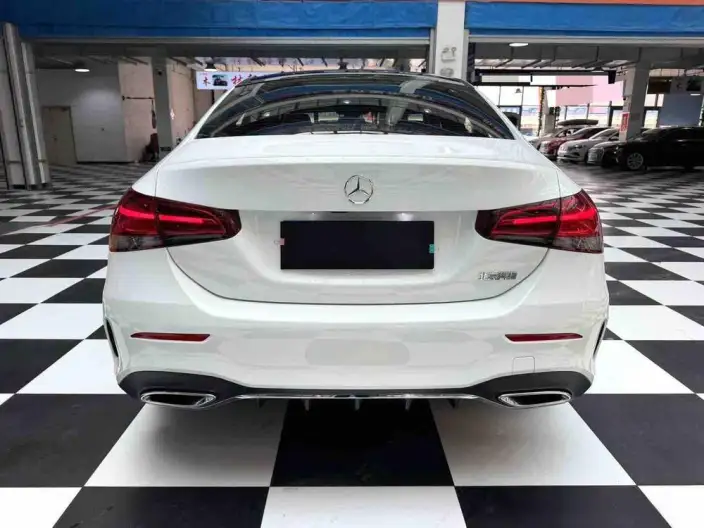 Mercedes-Benz A-class 2022 Model A 180 L Sports sedan – фото 5