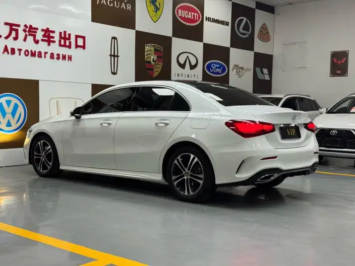 Mercedes-Benz A-class 2023 Model A 180 L – фото 4