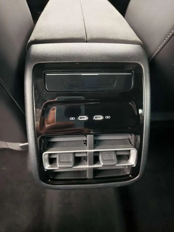 Volkswagen Tiguan L 2024 Model Pro 380TSI 4WD R-Line Zhizun Edition – фото 6
