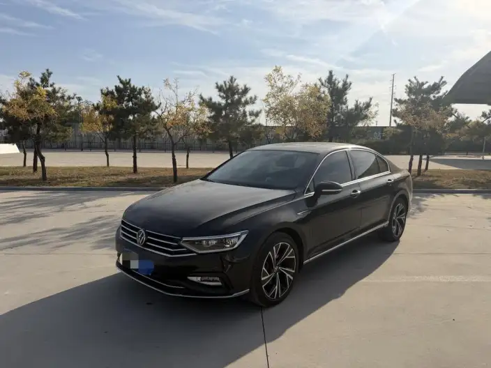 Volkswagen Magotan 2021 Model 330TSI DSG 30th Anniversary Memorial Edition – фото 1