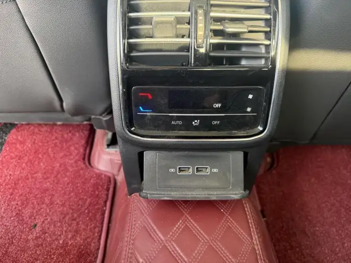 Volkswagen Magotan 2021 Model 330TSI DSG 30th Anniversary Memorial Edition – фото 7