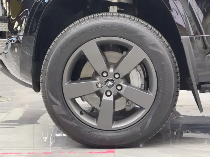 Land Rover Defender 2025 Model 110 3.0T P400 HSE X-Dynamic – фото 6