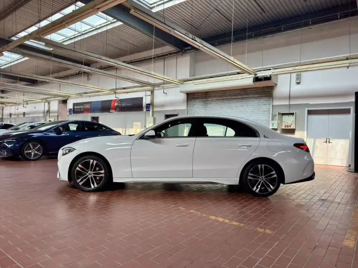Mercedes-Benz C-Class PHEV 2024 Model Facelift C 350 eL – фото 3