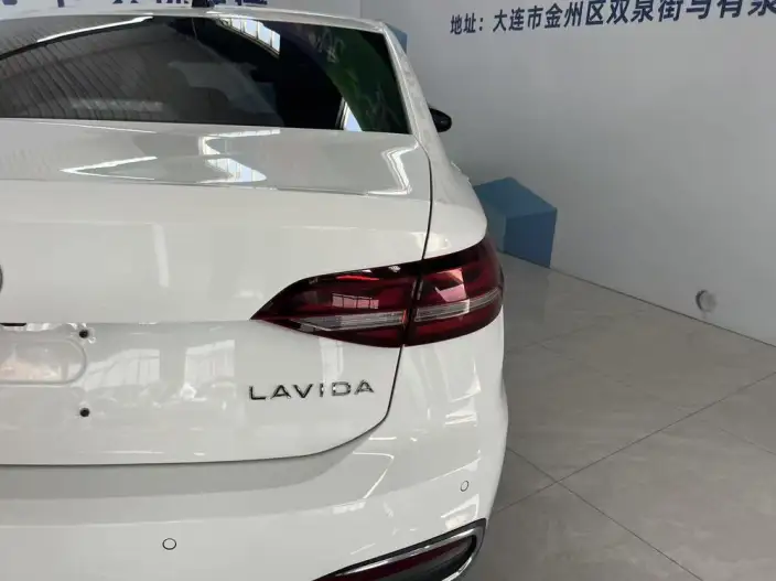 Volkswagen Lavida 2023 Model 1.5L Automatic Five million editions – фото 6
