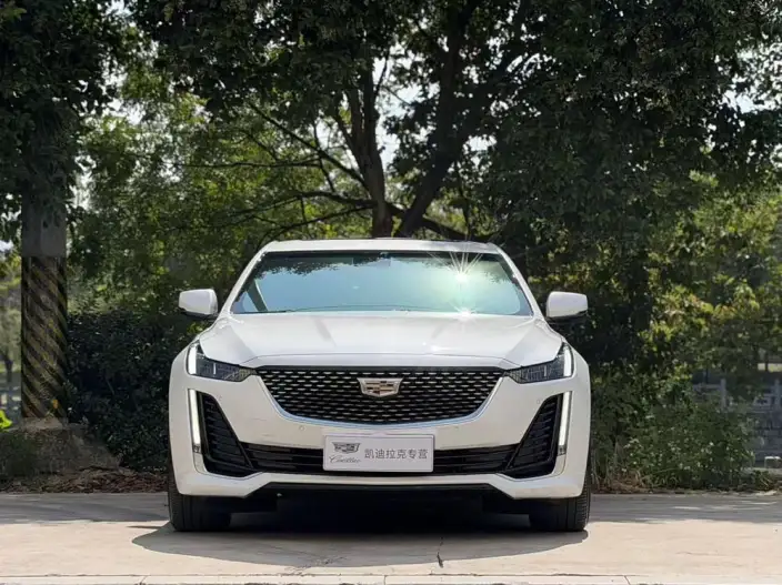 Cadillac CT5 2023 Model 28T Fashion Model – фото 2