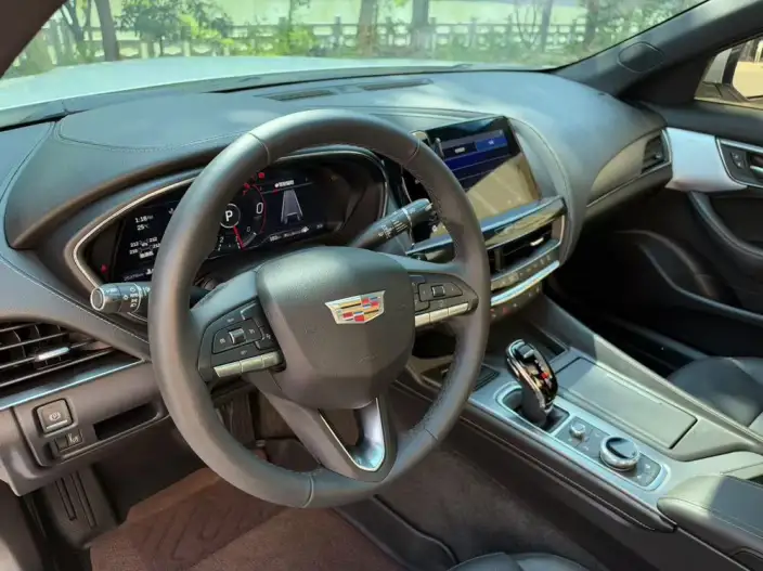 Cadillac CT5 2023 Model 28T Fashion Model – фото 7