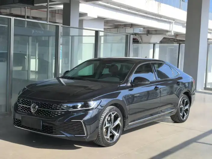Volkswagen Passat 2023 Model Facelift 330TSI Starry sky Elite Edition – фото 1