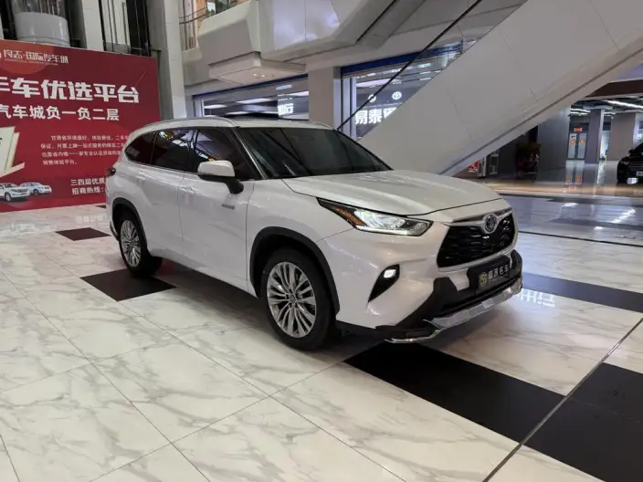 Toyota Highlander 2022 Model Hybrid 2.5L 4WD Deluxe Edition 7 seat – фото 3