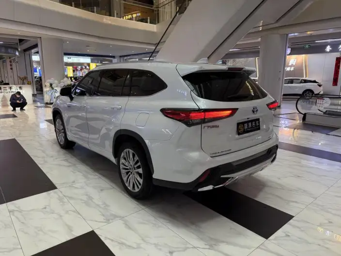Toyota Highlander 2022 Model Hybrid 2.5L 4WD Deluxe Edition 7 seat – фото 4