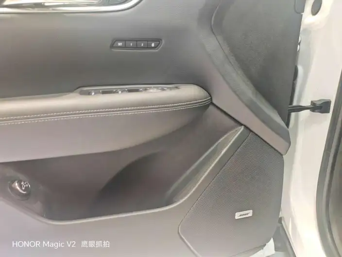 Cadillac XT5 2022 Model 2.0T 4WD Noble Model – фото 8