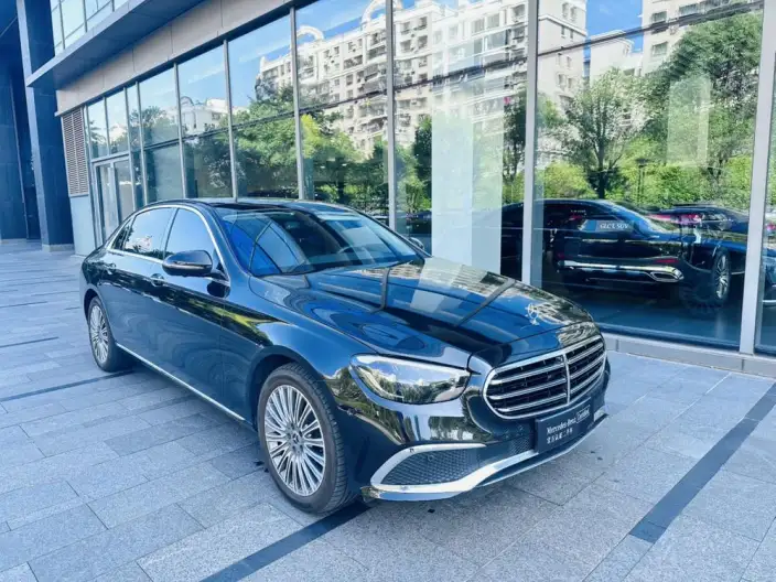 Mercedes-Benz E-Class 2023 Model E 300 L Fashion Model sedan – фото 3